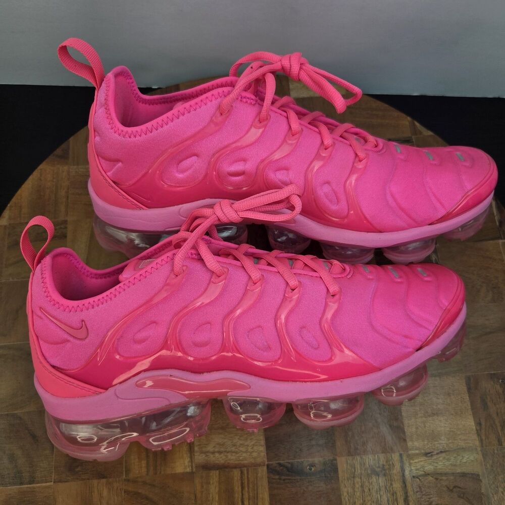 Nike Air VaporMax Plus Hyper Pink Sneakers Women’s Size 9.5 FJ0720-639
